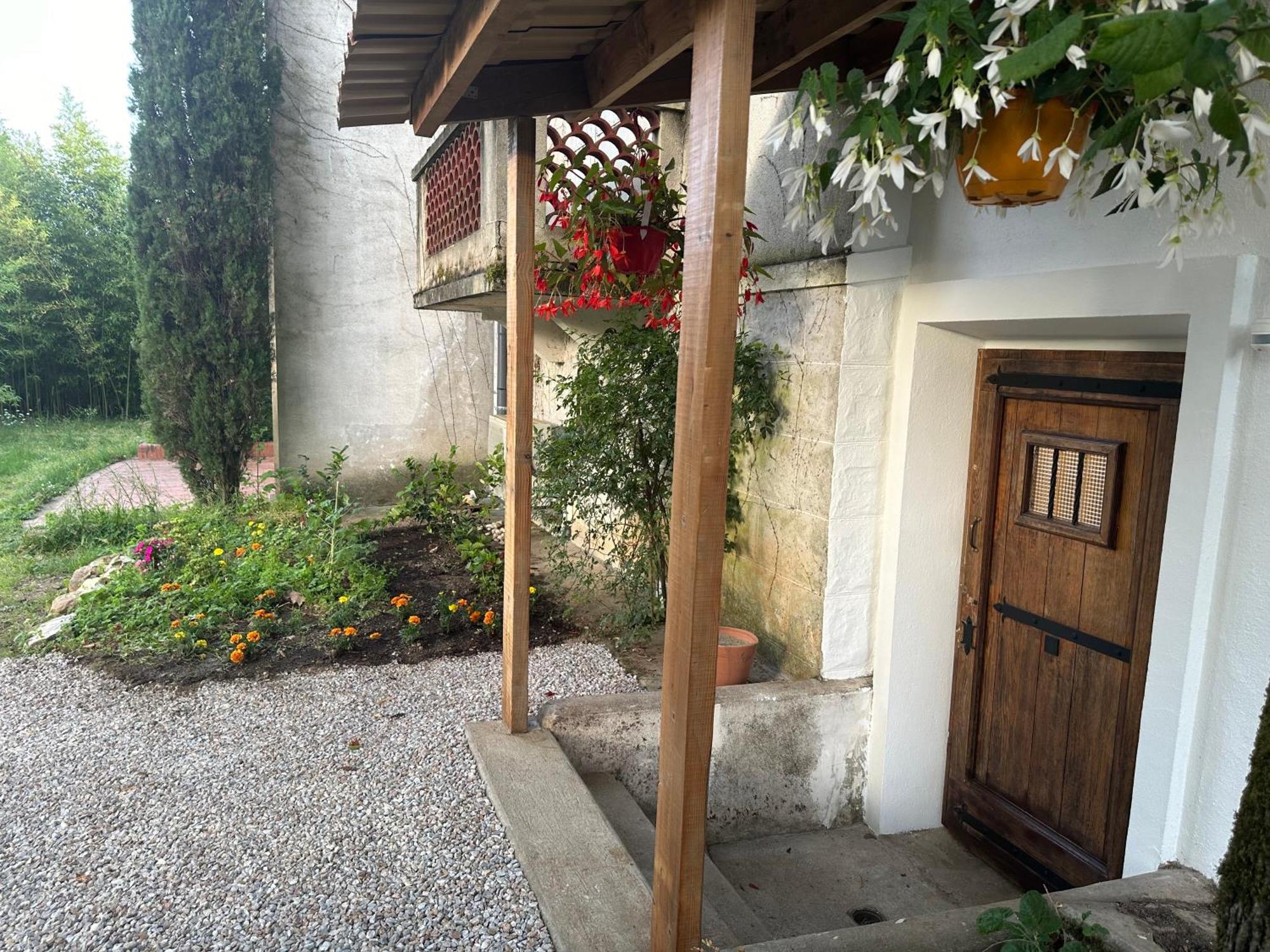 Eden De Roques Bed & Breakfast Castres  Eksteriør bilde